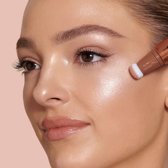 НОВИНКА Рідкий хайлайтер Charlotte Tilbury Beauty Light Wand Spotlight Gold Liquid Highlighter for a Head-Turning HOLLYWOOD EFFECT Glow!